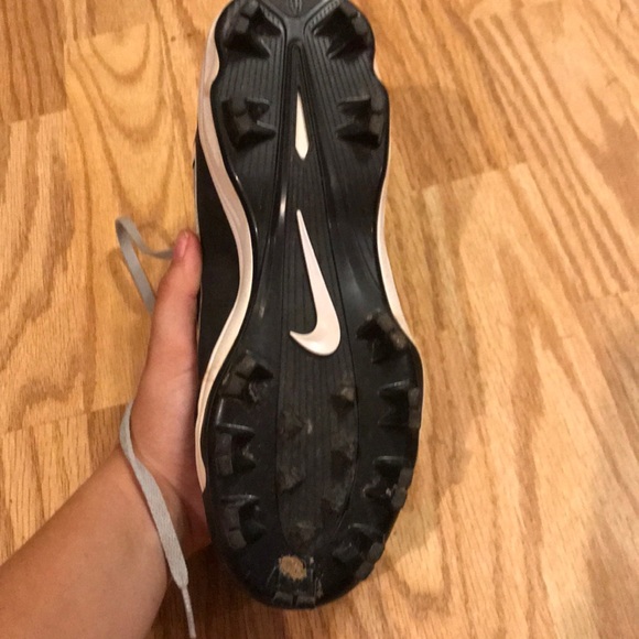 Nike Baseball Cleats - Picture 4 of 6